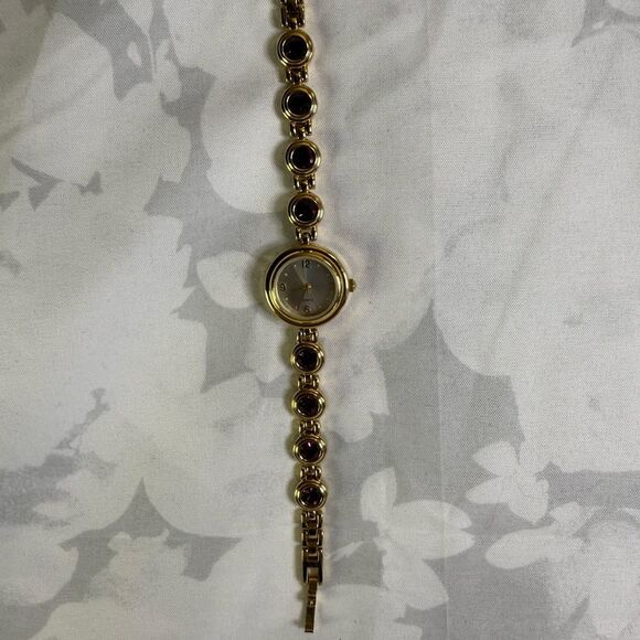 Gold and Purple Quartz Women's Watch, new, never worn. New battery. - Picture 5 of 8